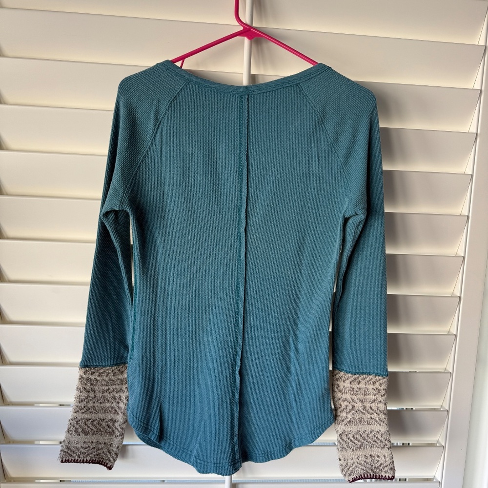 Free People Alpine Cuff Thermal in Teal (Size M) - Picture 4 of 8